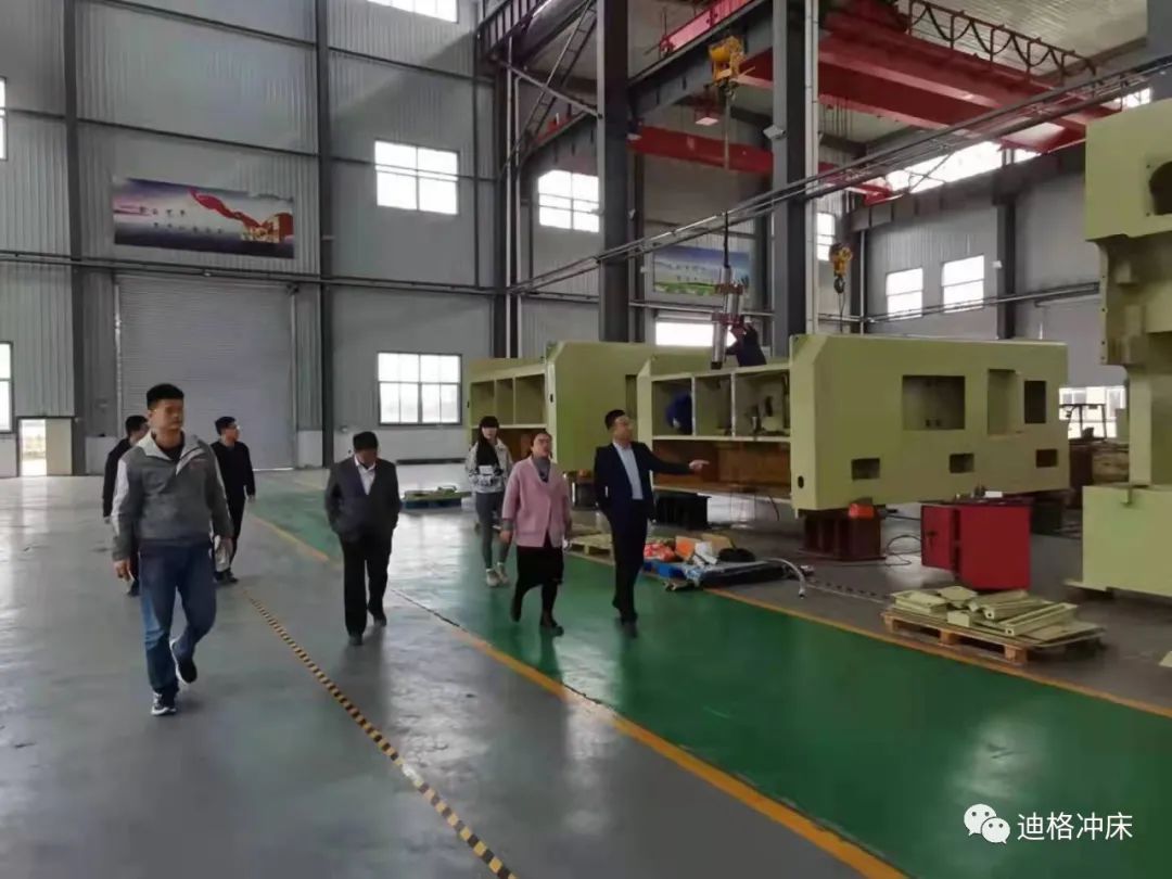 市工業強市高端裝備領導小組一行，來迪格重工考察調研。(圖1)
